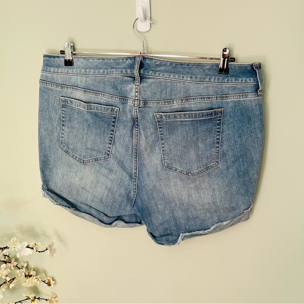 Torrid Denim Cuffed Short Size 20 - Picture 4 of 5